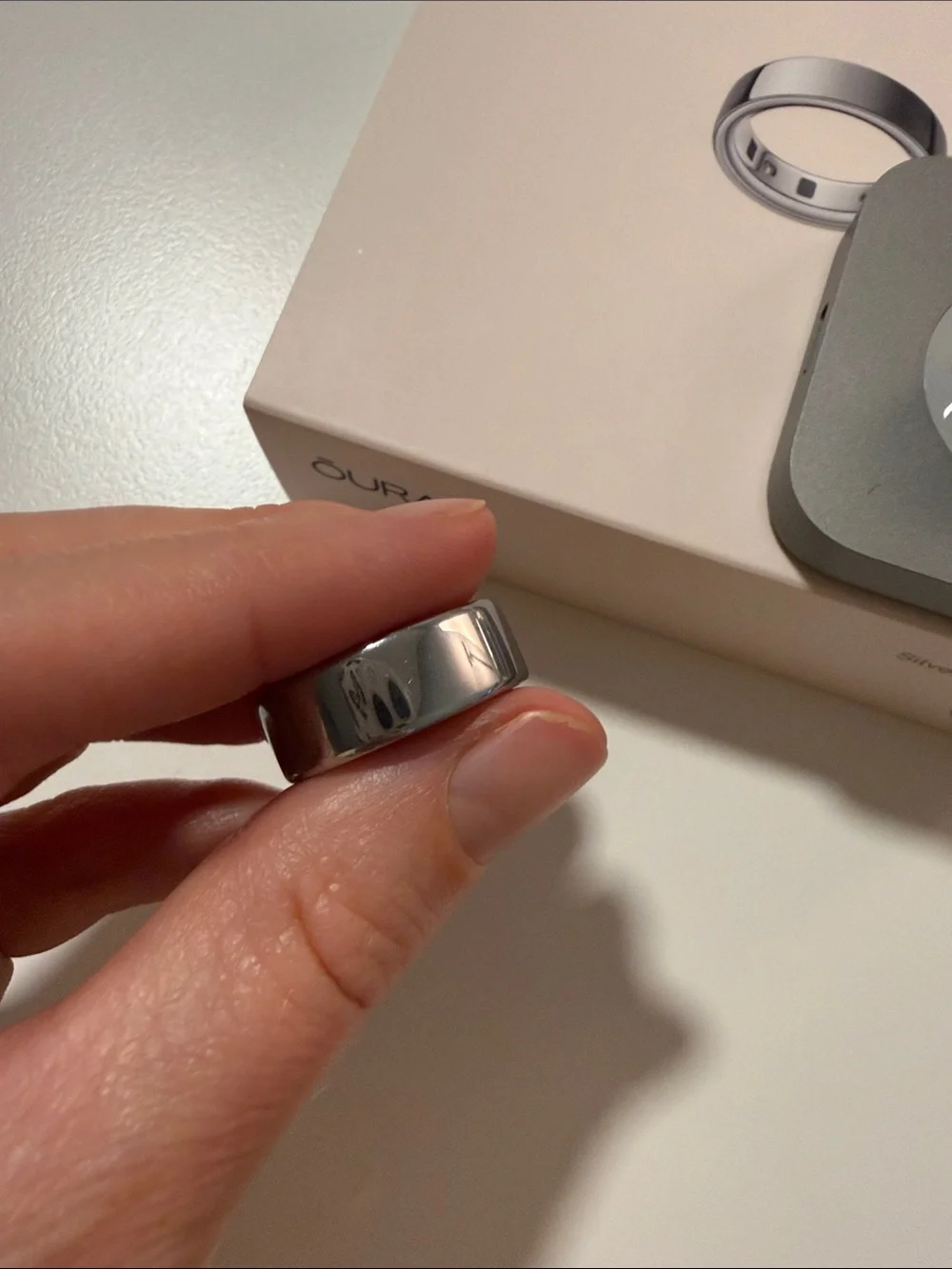 Oura Ring 4 (Silver) Metallic Smart Ring size 7